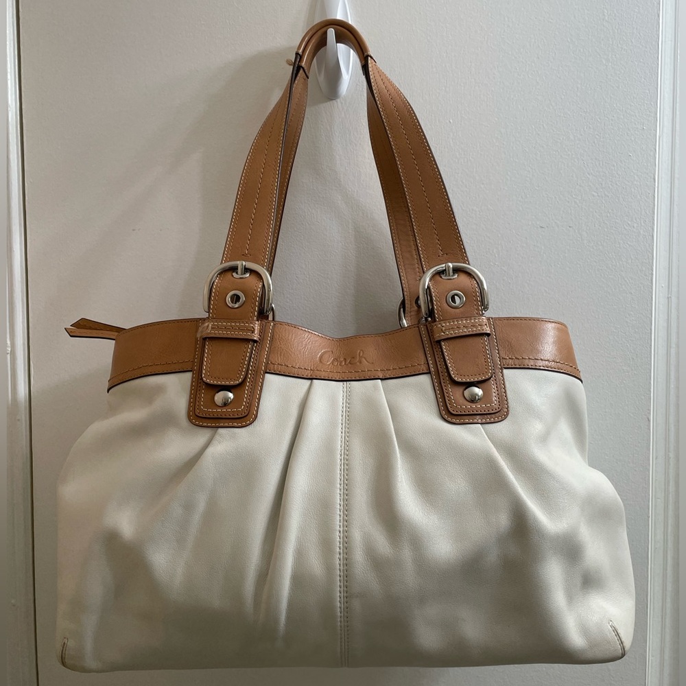 Coach Shoulder Bag. Storage Bag Included.